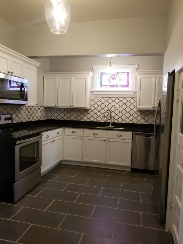 Building Photo - 900 E Park Ave