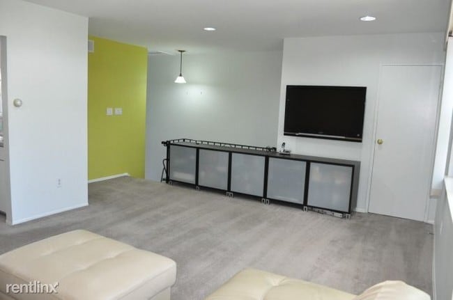 Building Photo - 2 br, 1 bath Apartment - 192 Evergreen Road