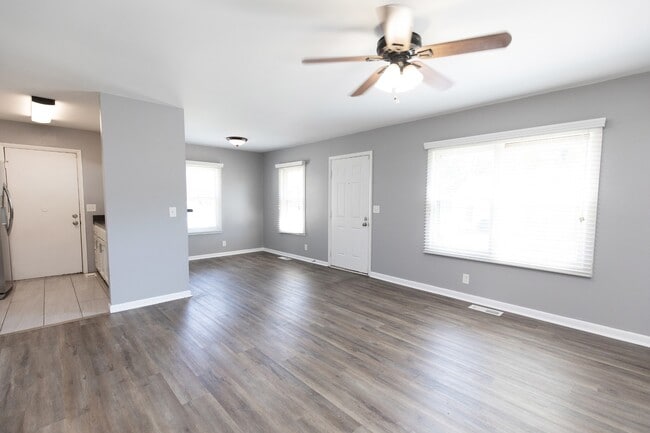 Foto del edificio - 857 Heritage Cir