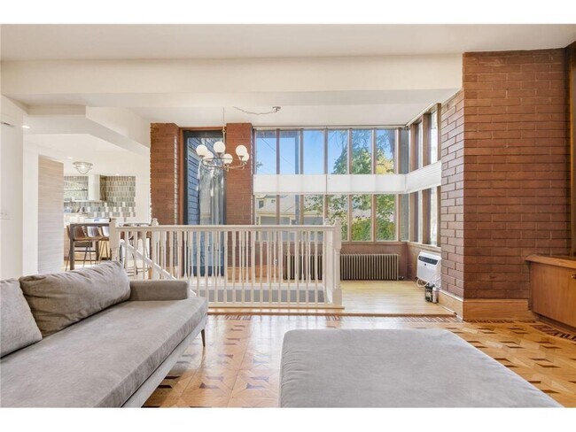 Foto del edificio - 2701 DuPont Ave S