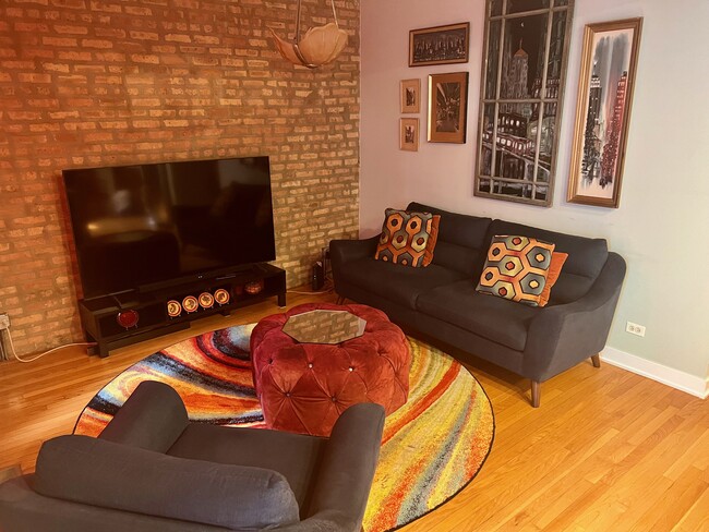 Family room faces kitchen. - 2109 W Arthur Ave