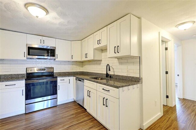 Foto del edificio - 855 Providence St