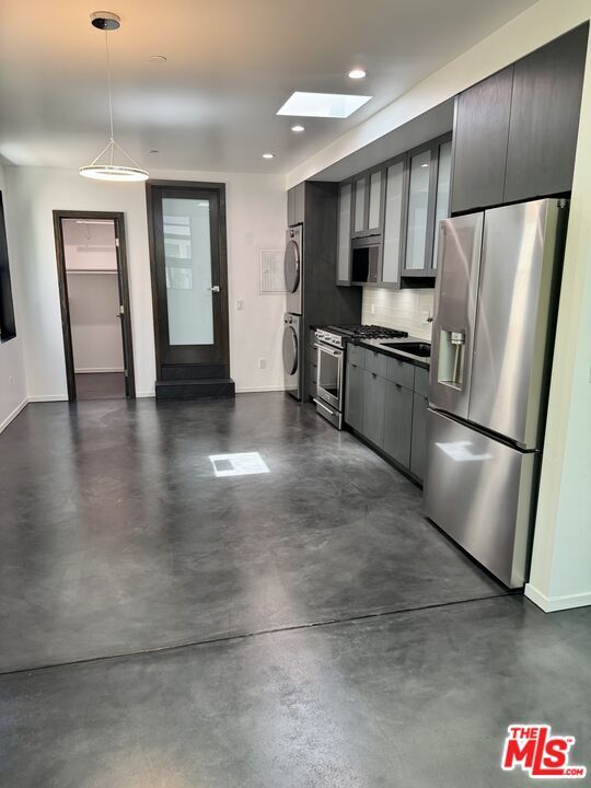 Foto del edificio - 902 N Harper Ave