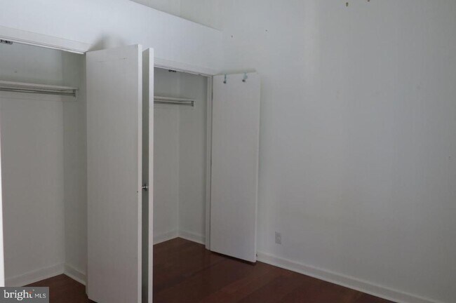 Foto del edificio - 219 S 18th St