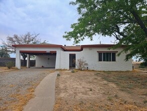 Building Photo - 1502 Campbell Pl