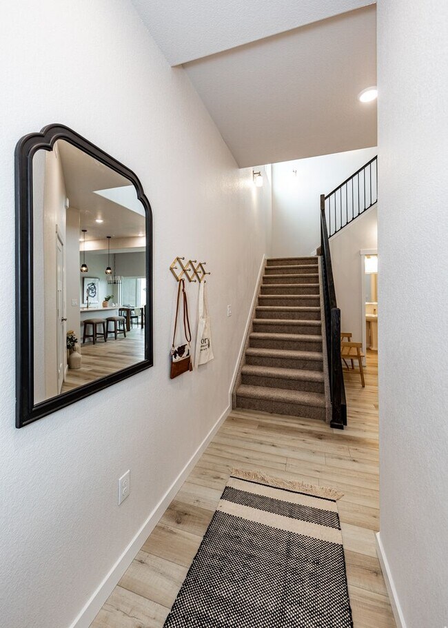 Building Photo - Gorgeous Views End Unit 3 Bed Townhome nex...