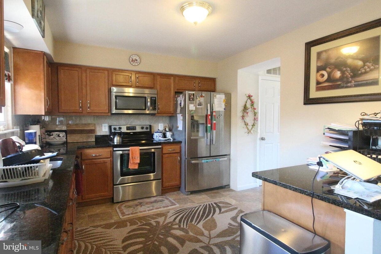 13207 Trimfield Ln, Germantown, MD 20874 Townhouse for Rent in