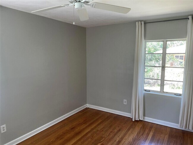 Foto del edificio - 1613 Normandy Dr