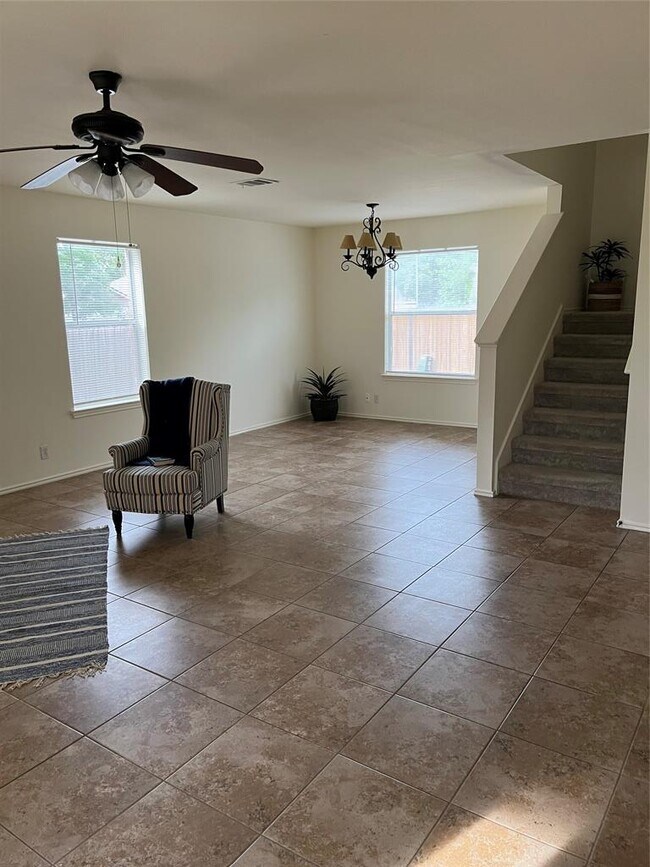 Foto del edificio - 3104 Tyler Ln