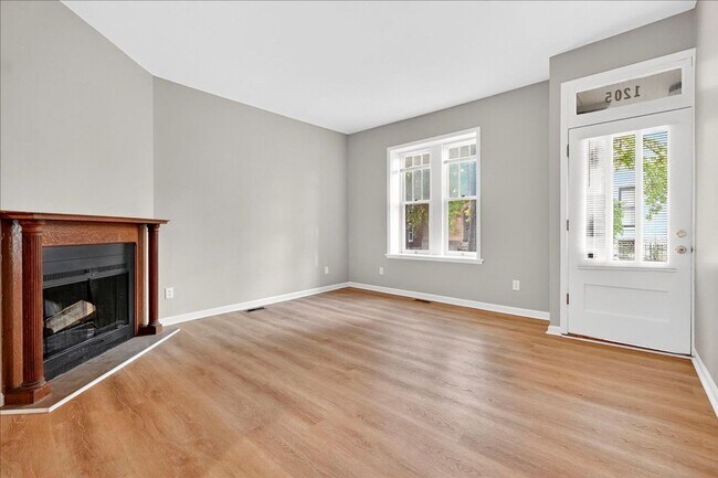 Foto del edificio - Michelle Lafayette McKay