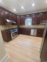 Building Photo - 71 Longview Ave