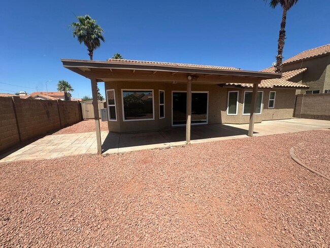 Building Photo - AHWATUKEE/FOOTHILLS SINGLE LEVEL 4 BEDROOM...