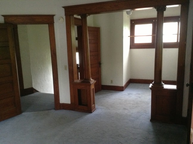 Bedroom 1 largest - 118 10th St