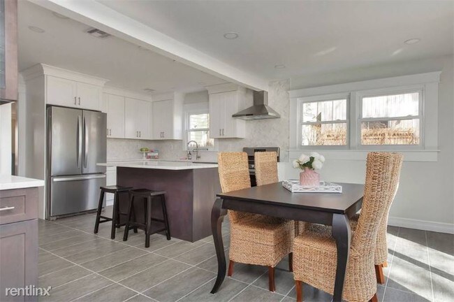 Building Photo - 5 br, 3 bath House - 30 Highland Ave