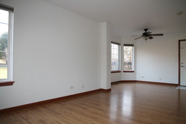 Foto del edificio - 694 Lincoln Station Dr