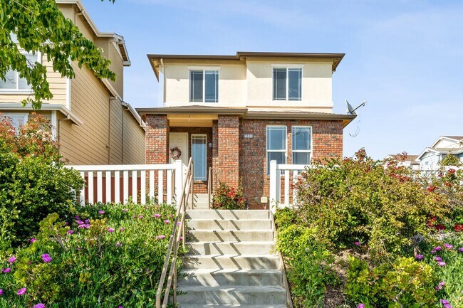 Foto del edificio - PRIME CORNER HOME IN TRINITY PARK NEAR SCENIC TRAILS | EXCELLENT ACCESS