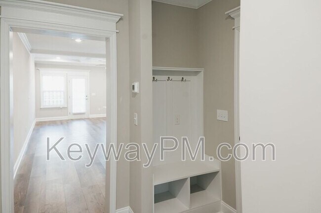 Building Photo - 536 Grand Slam Dr
