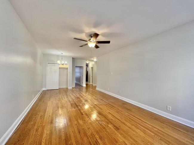 Foto del edificio - 5461 S Everett Ave