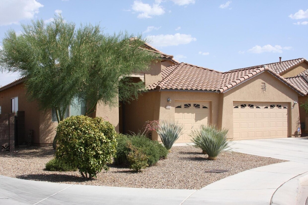 Northwest 3 Bedroom with Pool! - Northwest 3 Bedroom with Pool!