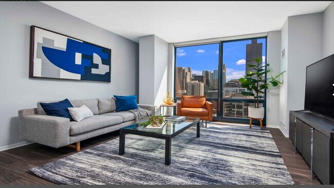 Ventanas de piso a techo - 801 W Adams St