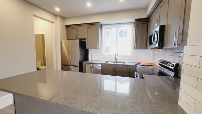 Building Photo - 2072 Wonnacott Way SW