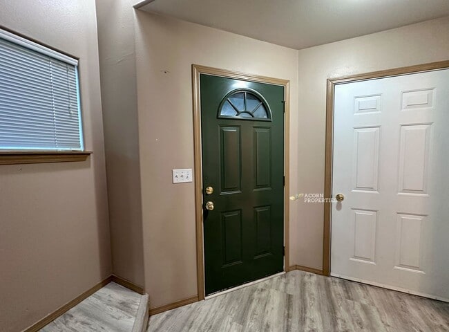 Foto del edificio - 915 SW Kimball Dr