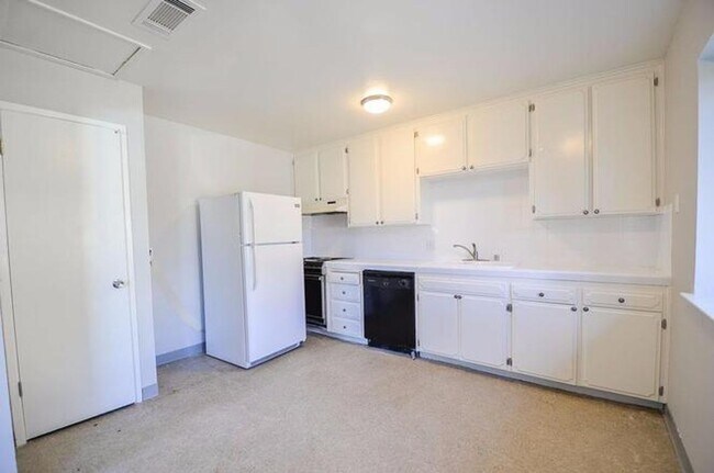 Foto del edificio - 4233 N Bengston Ave