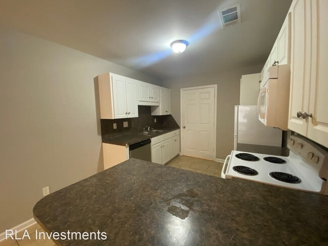 Building Photo - 2 br, 2 bath House - 304A Clint Road