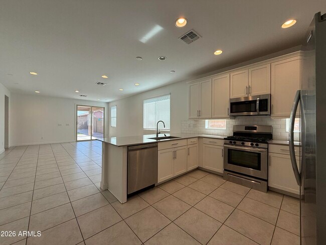 Foto del edificio - 6324 W Warner St
