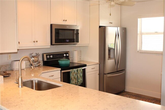 Foto del edificio - 4240 Ironwood Cir