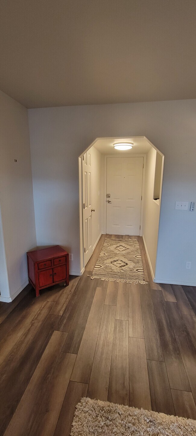 Entry - 1100 Goeglein Gulch Rd