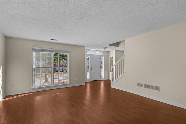 Foto del edificio - 2155 Southbrook Ridge NW