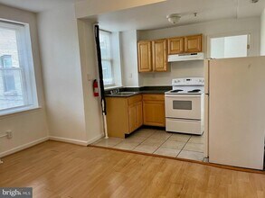 Building Photo - 307 Dolphin St