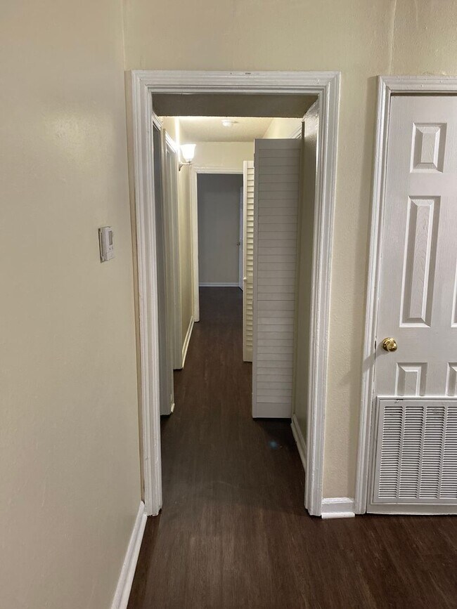 Foto del edificio - 1346 Jade Ave
