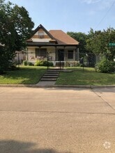 Building Photo - 1600 Stella St