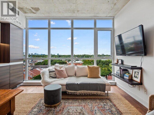 Photo du bâtiment - 1190 Dundas St E