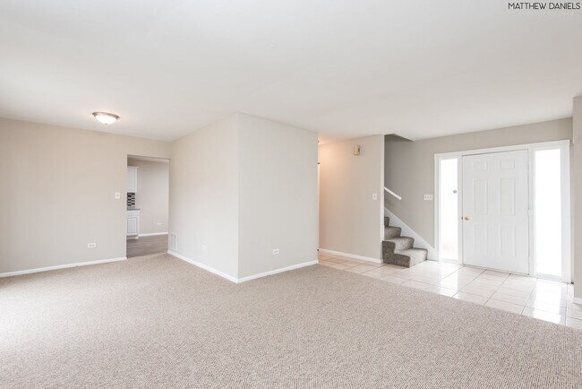 Living Room/Dining Room - 2346 Sunnydale Dr