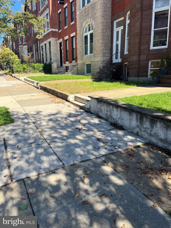 Foto principal - 2221 Eutaw Pl