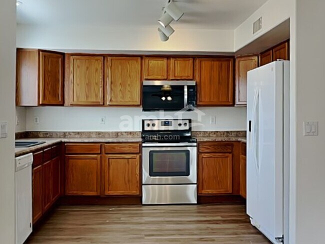 Foto del edificio - 6132 S Black Hills Way