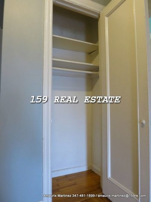 Foto del edificio - 221 Seaman Ave