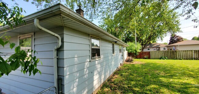 Foto del edificio - 1163 Higgins Ave