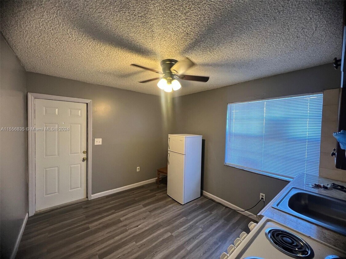 Foto principal - 210 NW 7th St