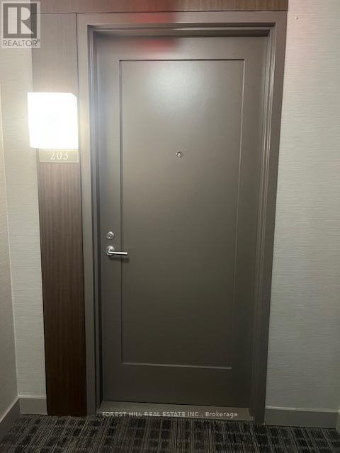 Photo du bâtiment - 310 Tweedsmuir Ave