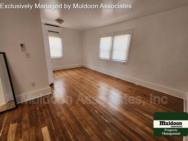 Foto del edificio - 2417 E Evans Ave