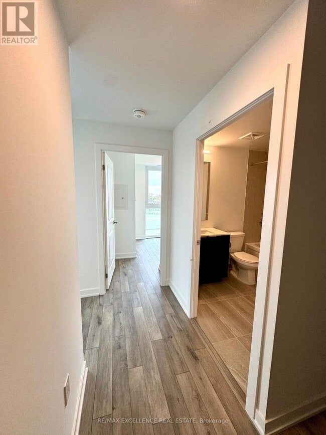 Building Photo - 15 Skyridge Dr