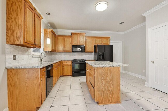 Foto del edificio - 41018 Villa Ct S