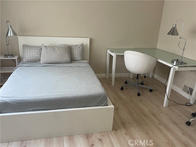 Building Photo - 128-34th 1/2 34th St