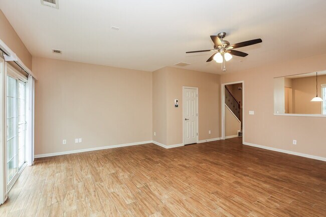 Building Photo - 2728 Deerwood Ln