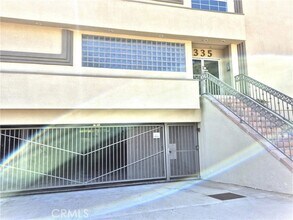 Building Photo - 335 S Sierra Madre Blvd