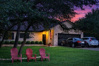 Building Photo - 705 Lisa Dr
